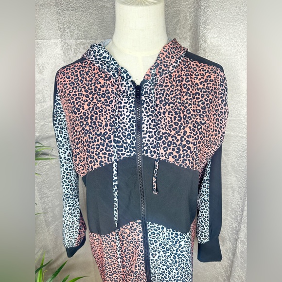 Jessica Simpson Women’s Leopard Print Lightweight Zip-Up Hooded Jacket Sz S - Picture 2 of 10